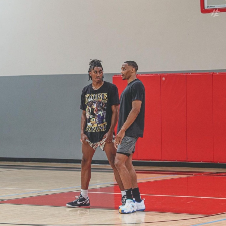 20分钟进2球，德里乌赫当选埃因霍温客场4-1利物浦全场最佳（20分钟梅开二度，德里乌赫荣膺埃因霍温客场4-1胜利物浦全场最佳）