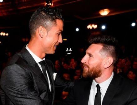 都神仙球！阿门送空接却弄巧成拙打进 随后斯玛特投丢彪哥极限补篮（神仙球连番上演：阿门空接误入网，斯玛特投丢后彪哥极限补篮）