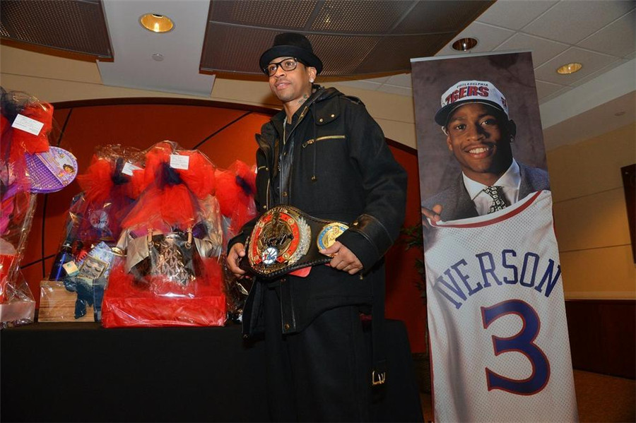 明日独行侠对阵爵士，浓眉哥能否出战成悬念（明天独行侠交锋爵士，浓眉出场成疑）