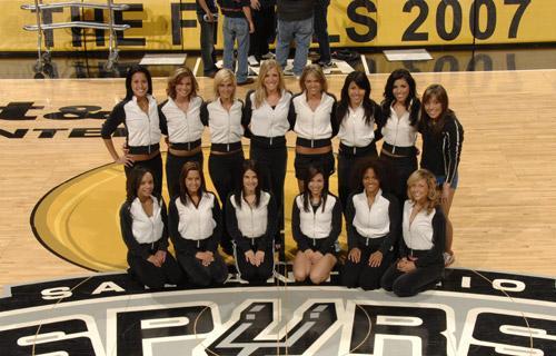 姆巴佩受前队友阿什拉夫要求观看比赛，摩洛哥将主场迎战马里（阿什拉夫邀前队友姆巴佩观战，摩洛哥主场对阵马里）