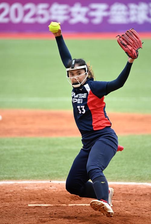 法比奥：这是我的第一个联赛金靴，我会全情投入创造更多奇迹（法比奥首夺联赛金靴：将全力以赴书写更多奇迹）