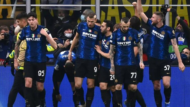 卡萨诺：长远看只有国米和那不勒斯争冠，而米兰会掉链子的（卡萨诺：放眼长线，冠军之争只在国米与那不勒斯之间，米兰恐掉链子）