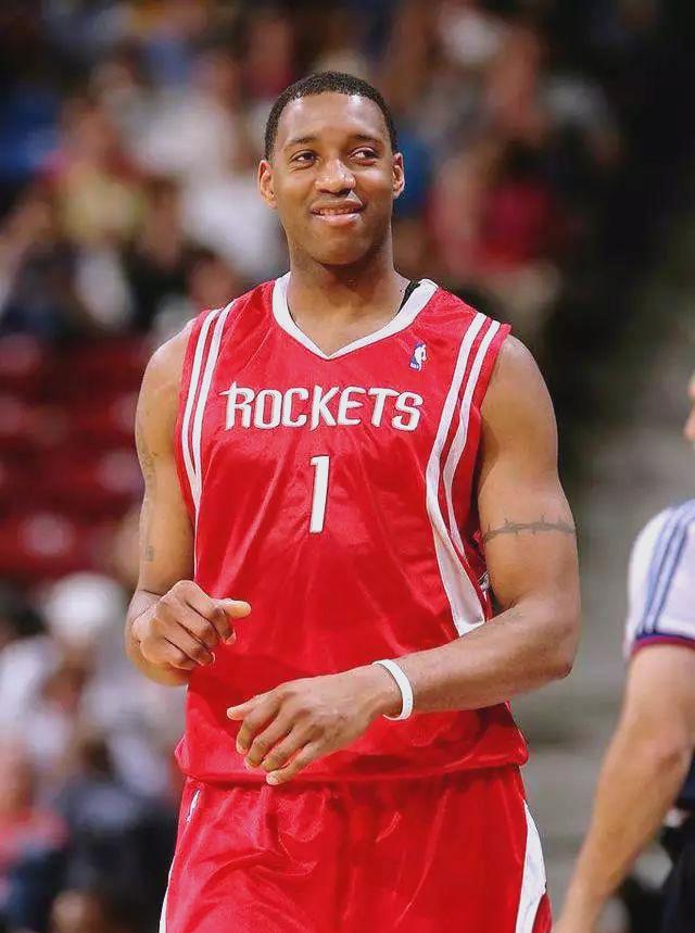 英超半场：哈兰德头槌破门，曼城暂1-0水晶宫（英超半场：哈兰德头球建功，曼城暂以1-0领先水晶宫）