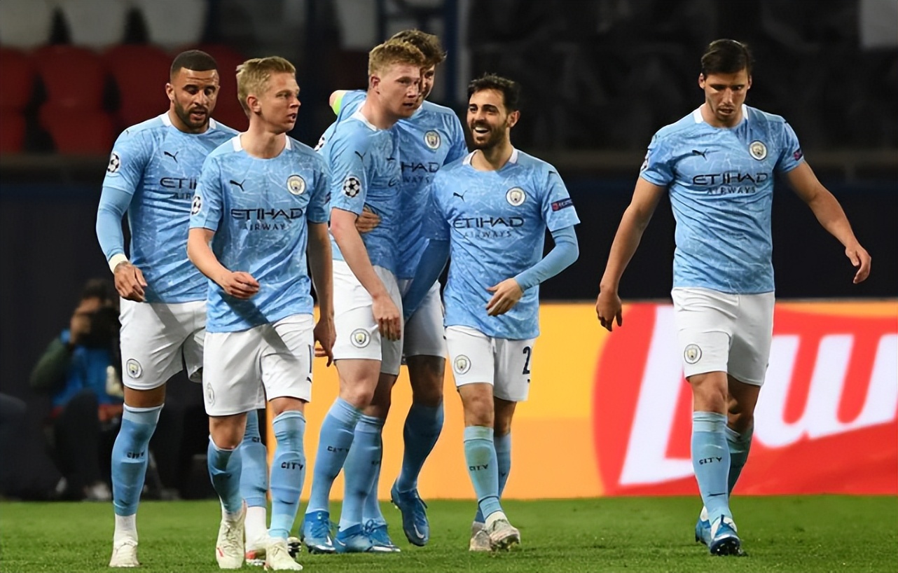 穆帅：今天胜利的功劳属于球员们，要说谁比谁更好是不公平的（穆里尼奥：这场胜利归功于全体球员，评比谁更出色并不公平）