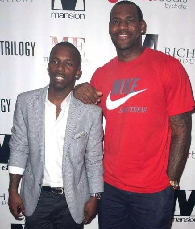 尤尔曼德：马扎腿部有些不适；霍夫曼预判强，是球队重要一员（尤尔曼德：马扎腿部轻微不适，霍夫曼预判出色系球队重要一员）