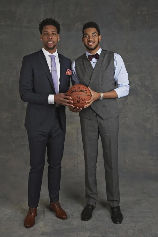 加时有关键三分！贾马尔·穆雷32中12砍35分10助 三分18中9（加时命中关键三分！穆雷35分10助，投篮32投12中、三分18投9中）