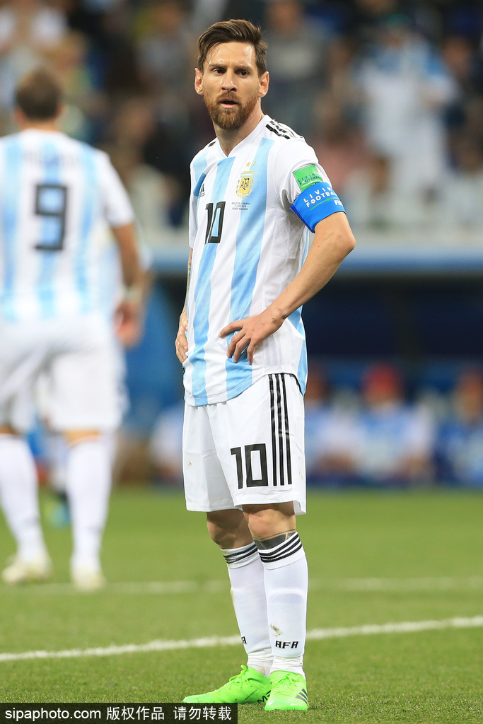 米切尔&莫布利首节合砍26分，其他队友合计只得7分（米切尔与莫布利首节联手轰下26分，其余队友仅拿7分）