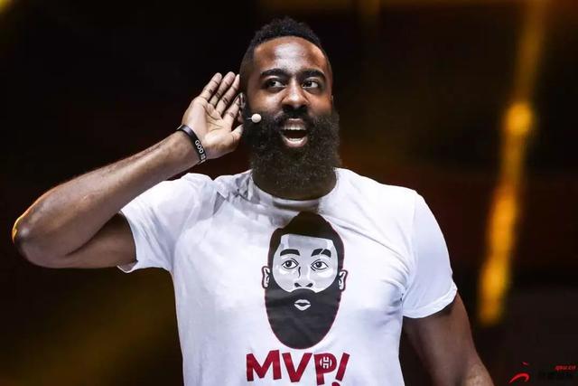 斯基拉：尤文未谈妥麦肯尼续约，两家意甲俱乐部已与球员接触（斯基拉：尤文与麦肯尼续约尚未达成一致，两家意甲球队已与球员沟通）