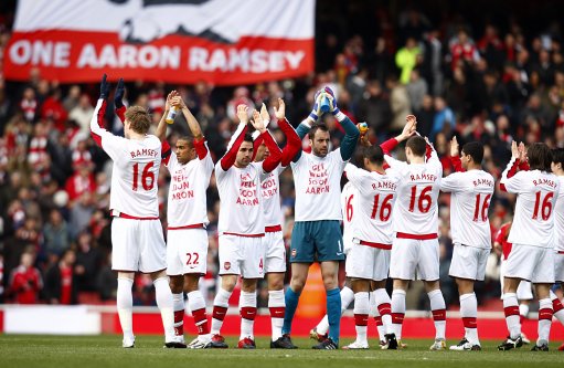 官方：孔蒂当选2025意足球盛典最佳教练，那不勒斯最佳俱乐部（官方公布：孔蒂获评2025意大利足球盛典年度最佳教练，那不勒斯当选年度最佳俱乐部）