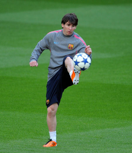 空中轰炸！多特抛传输送炮弹 哈滕起飞空接单臂灌篮