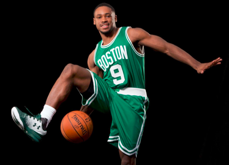 齐达内与蒯纪闻共同现身上海交大出席活动，现场教学马赛回旋（齐达内携手蒯纪闻亮相上海交大，现场示范马赛回旋）