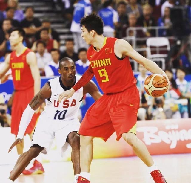 记者：罗马已与齐尔克泽经纪人谈判，球员愿意接受降薪（记者：罗马已与齐尔克泽经纪团队接触，球员愿意降薪）