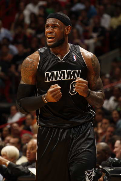 弗里克：重返诺坎普十分欣喜；梅西是过去十年多最杰出的球员（弗里克：重回诺坎普心情大好；梅西堪称近十多年最出色的球员）