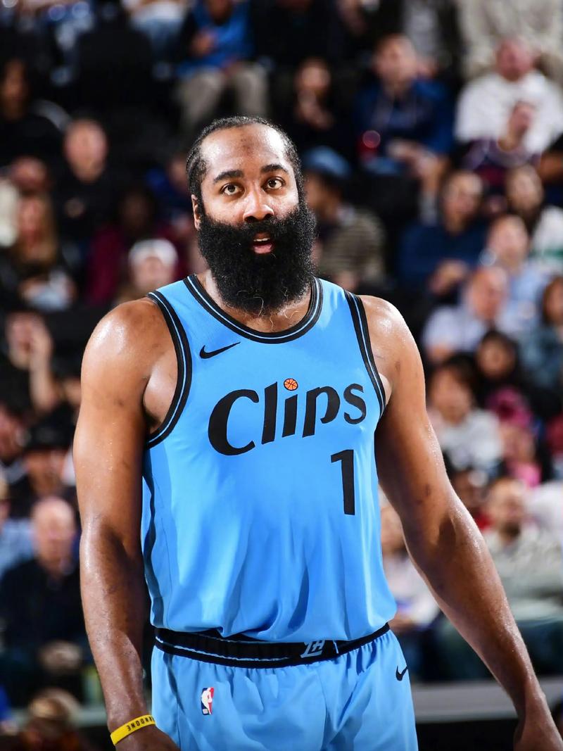 发布了头条文章：《拼搏2025 ｜ 争取圆满收官...（拼搏2025：奋力冲刺，力争圆满收官）