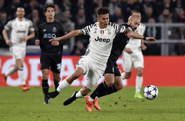 宋凯出席中国体育美术作品展览，与奥运冠军金牌合影（宋凯亮相中国体育美术作品展，与奥运冠军携金牌合影）