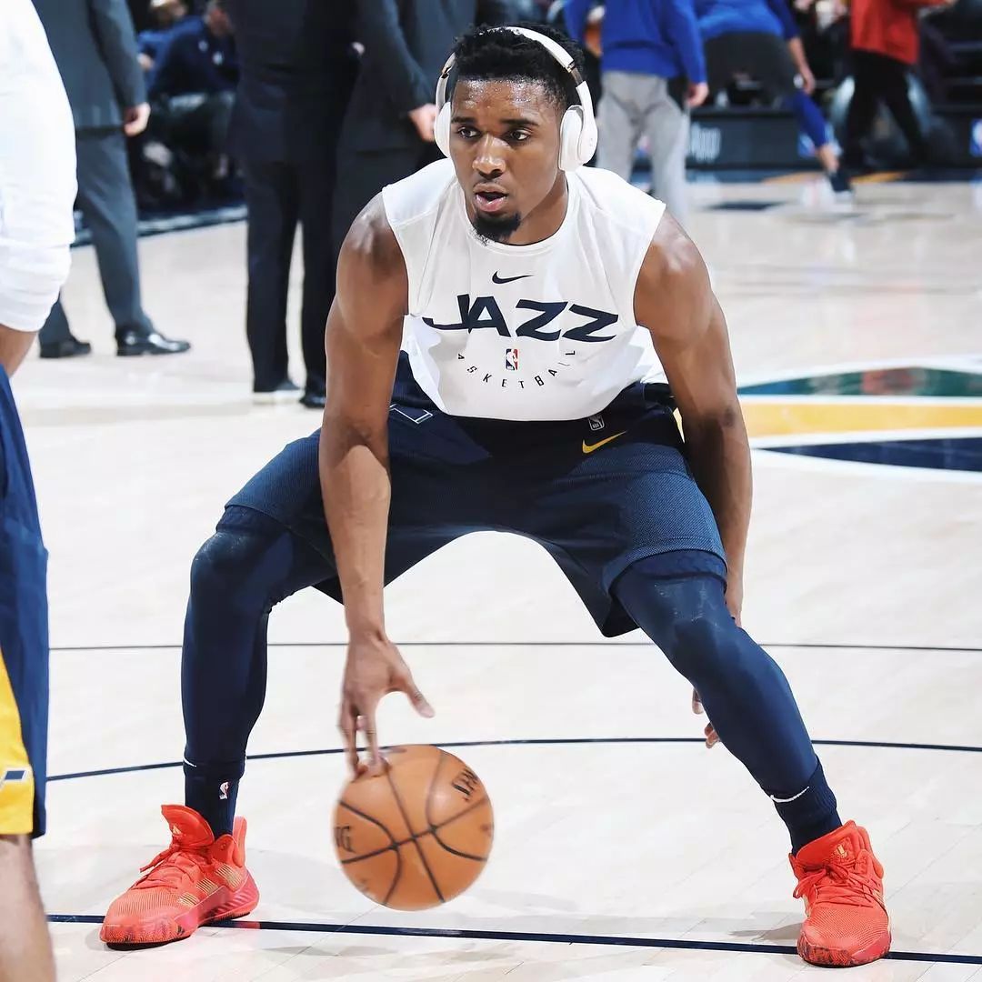 张知垚到北汽男篮之后的正式比赛初体验（张知垚加盟北汽男篮后的正式赛场首秀）